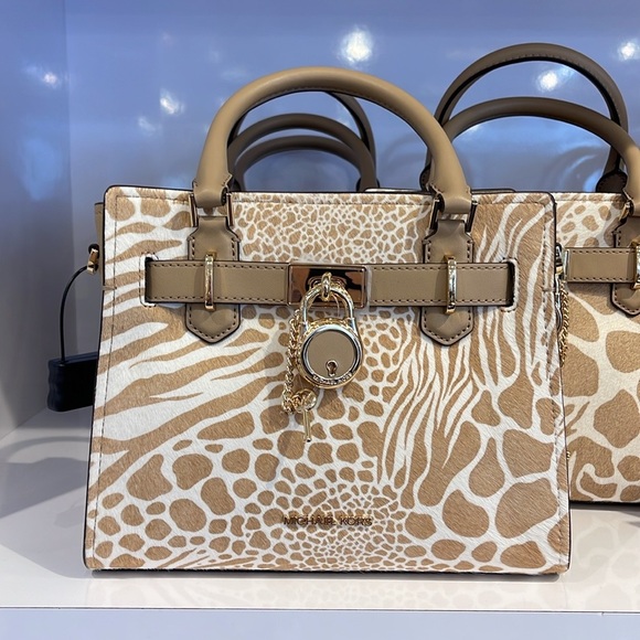 Michael Kors
Hamilton Small Satchel Leather
Color: Camel
NWT - Picture 1 of 16